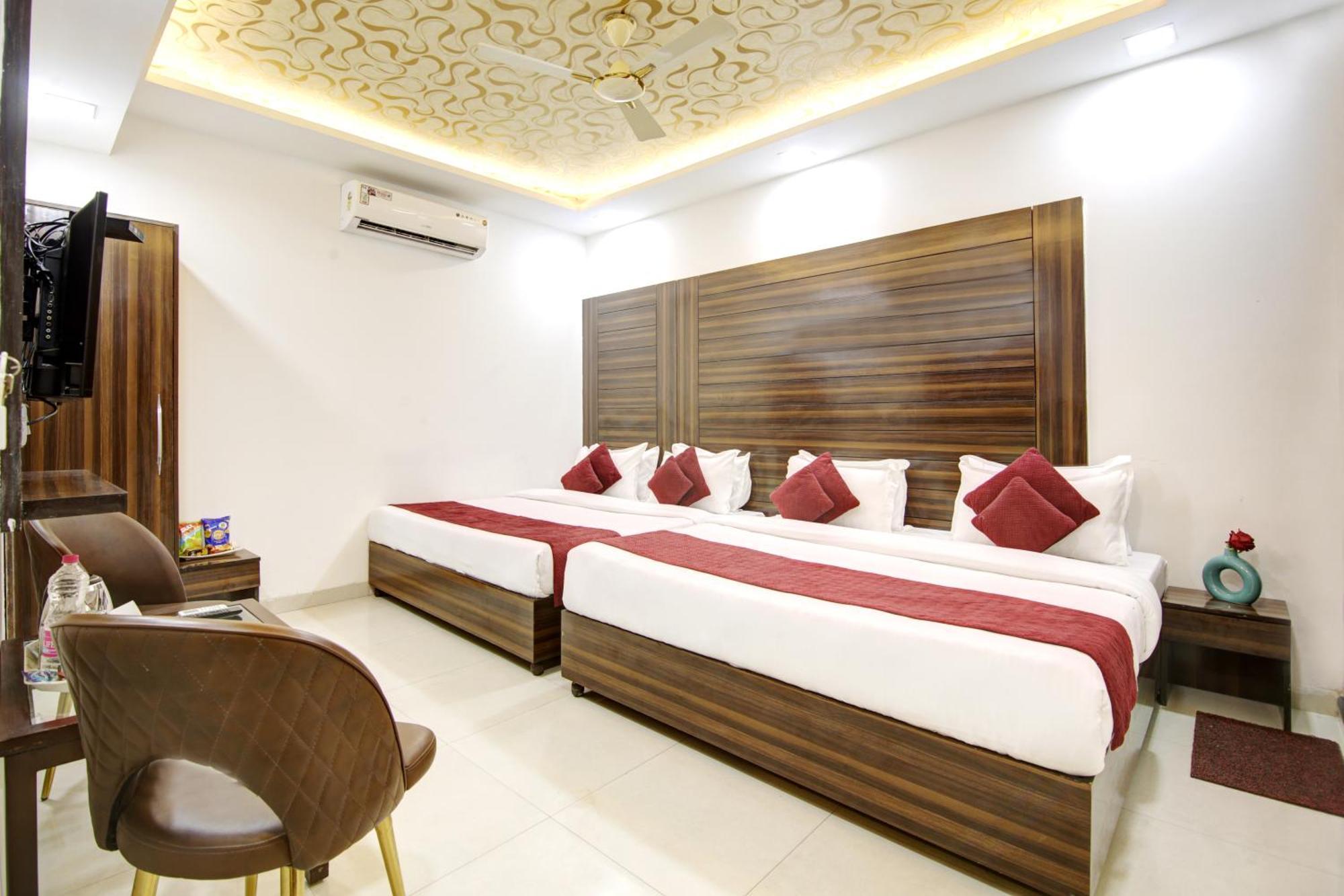 Airport Hotel Chanakya Delhi New Delhi Exterior photo