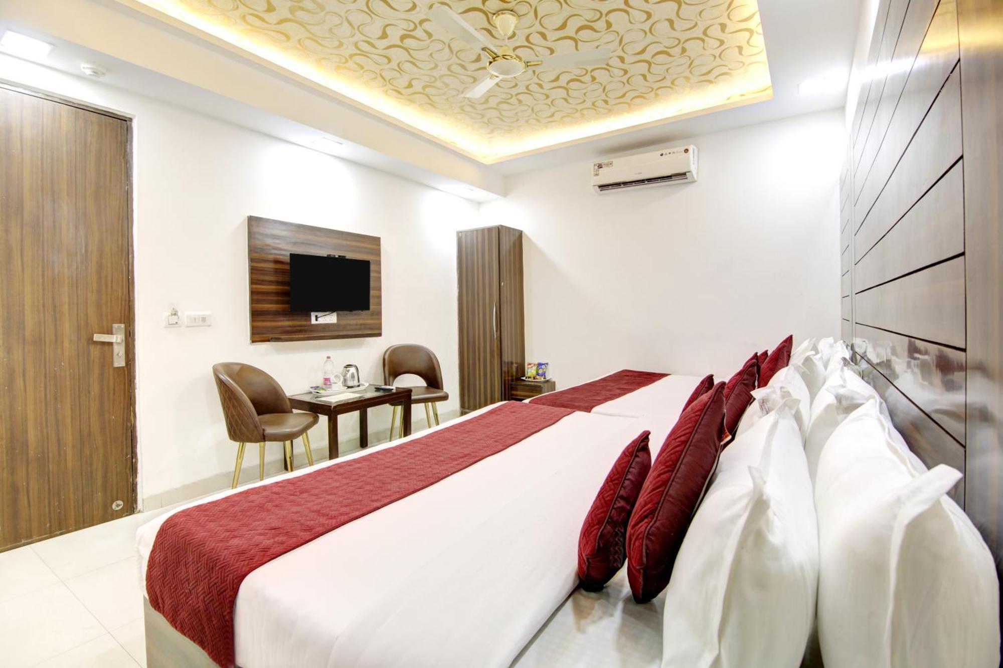 Airport Hotel Chanakya Delhi New Delhi Exterior photo
