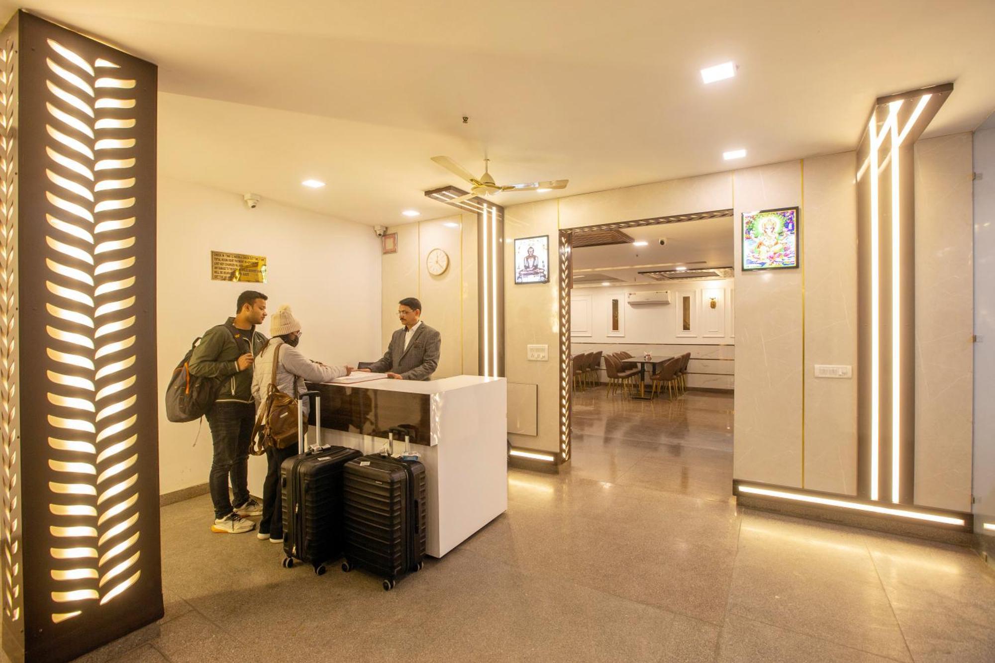 Airport Hotel Chanakya Delhi New Delhi Exterior photo